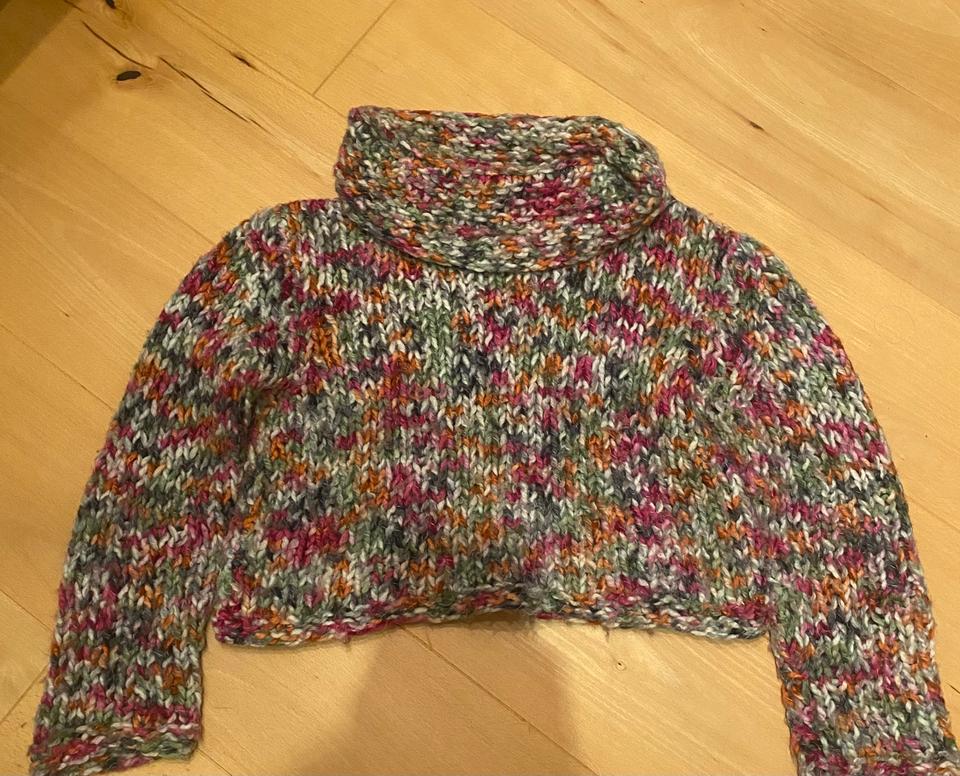 Bunter Strickpullover kurz in Trier