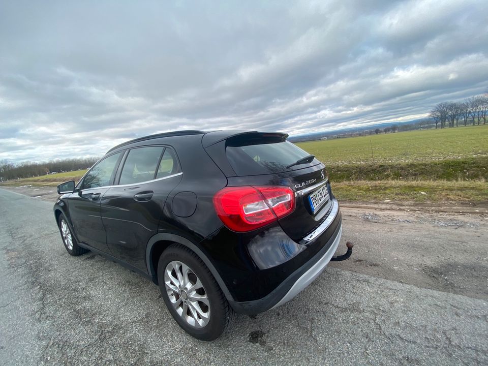 Mercedes Benz GLA 200 d in top gepflegtem Zustand in Paderborn