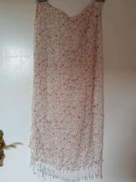 Sehr schönes Tuch, Schal mit Spirzenfransen 170x50cm mit Blumenmu Rheinland-Pfalz - Mainz Vorschau
