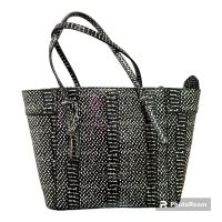 GUESS Handtasche Lack robust chic Nordrhein-Westfalen - Oberhausen Vorschau