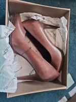 High Heels Hessen - Bad Homburg Vorschau