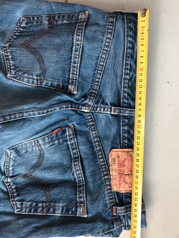 Levi‘s 501 w31 l32, blau in Berlin