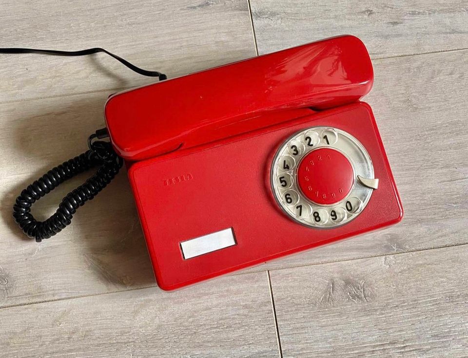 Rotes Vintage Telefon, Wahlscheibentelefon wie neu in Hamburg