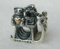 Original Pandora Weihnachtsschlitten 791207 Silber Gold Charm NEU Nordrhein-Westfalen - Kerpen Vorschau