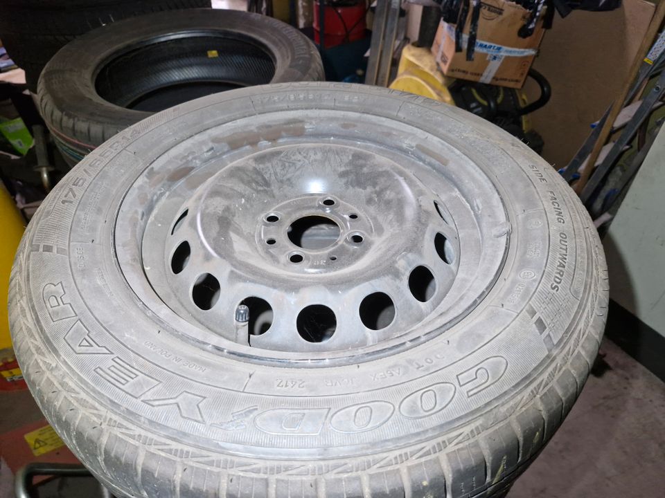 4 x Sommerreifen 175/65R14 82T auf Stahlfelge Fiat in Dürnau