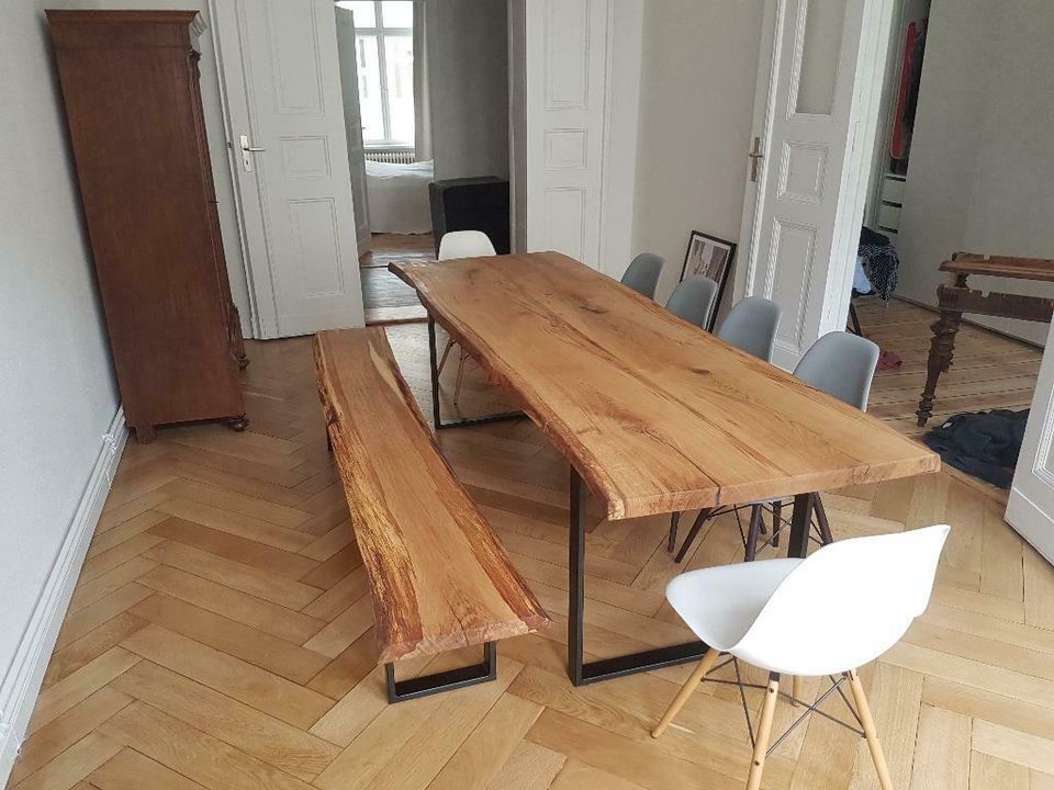 Massivholztisch Esstisch Eiche mit Baumkante Baumtisch natur holz in Berlin