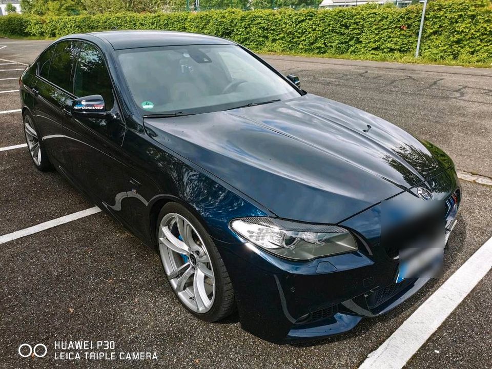 BMW F10 M-Paket 535i xDrive Sportautomatik* in Grenzach-Wyhlen