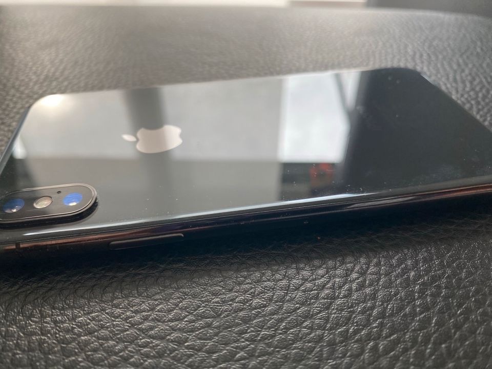 iPhone X 64 GB mit Zubehör, Hülle, Kabel, Folie, Case in Bad Dürkheim