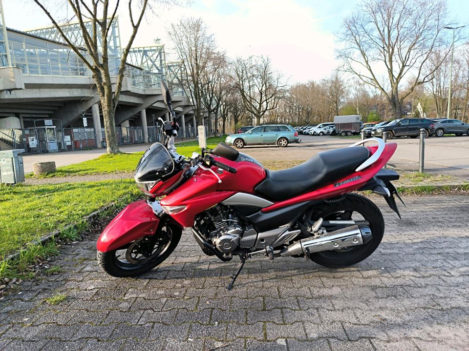 Suzuki Inazuma GWA 250 A2 Motorrad in Bochum