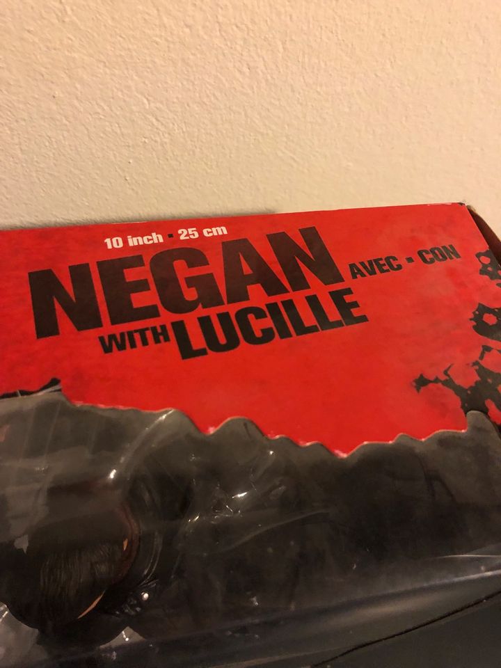 The Walking Dead Sammlerfigur Negan Originalkarton in München