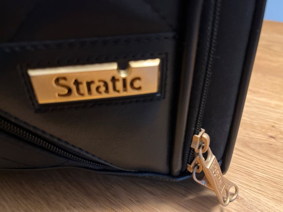 Stratic Reisetasche schwarz/gold, neuwertig in Nordrhein-Westfalen -  Ibbenbüren | eBay Kleinanzeigen ist jetzt Kleinanzeigen