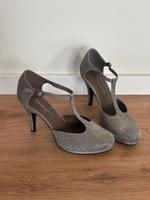 Tamaris Silber Glitzer Spangen Pumps 39 Heels Nordrhein-Westfalen - Espelkamp Vorschau