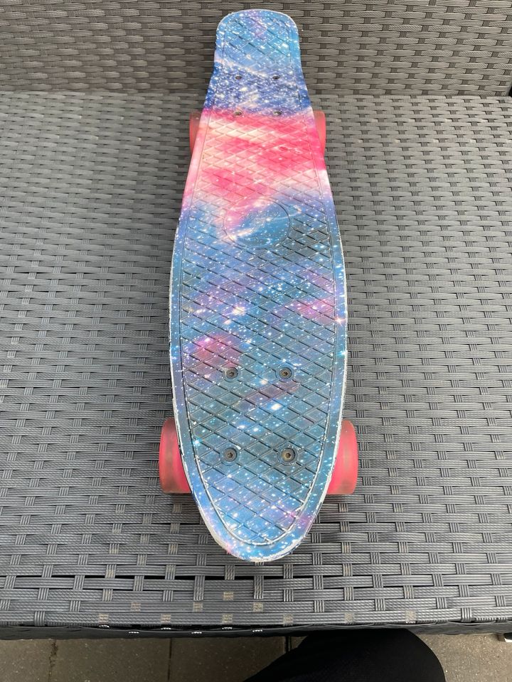 Skateboard Leuchträder 55 cm in Weida