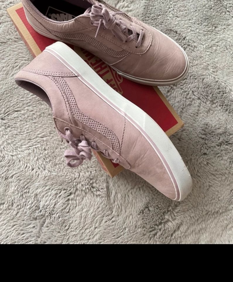 Vans Schuhe rosé in Gosen-Neu Zittau