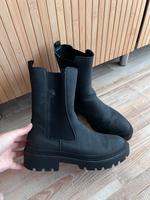 Esprit Stiefel Wildleder Größe 39 grau/schwarz Leipzig - Leipzig, Zentrum Vorschau