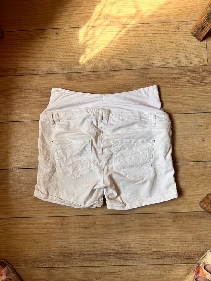 Umstandsshorts Shorts H&M Mama weiß gr.46/xXXL in Lutherstadt Wittenberg