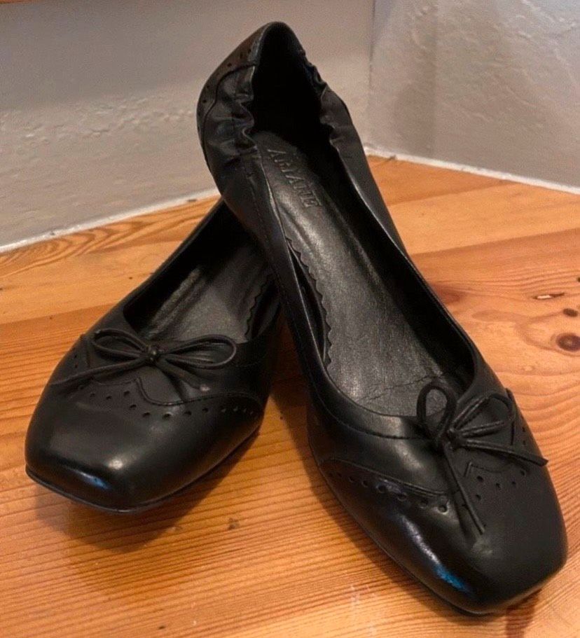 Pumps Ballerinas mit kleinem Absatz in Kahla