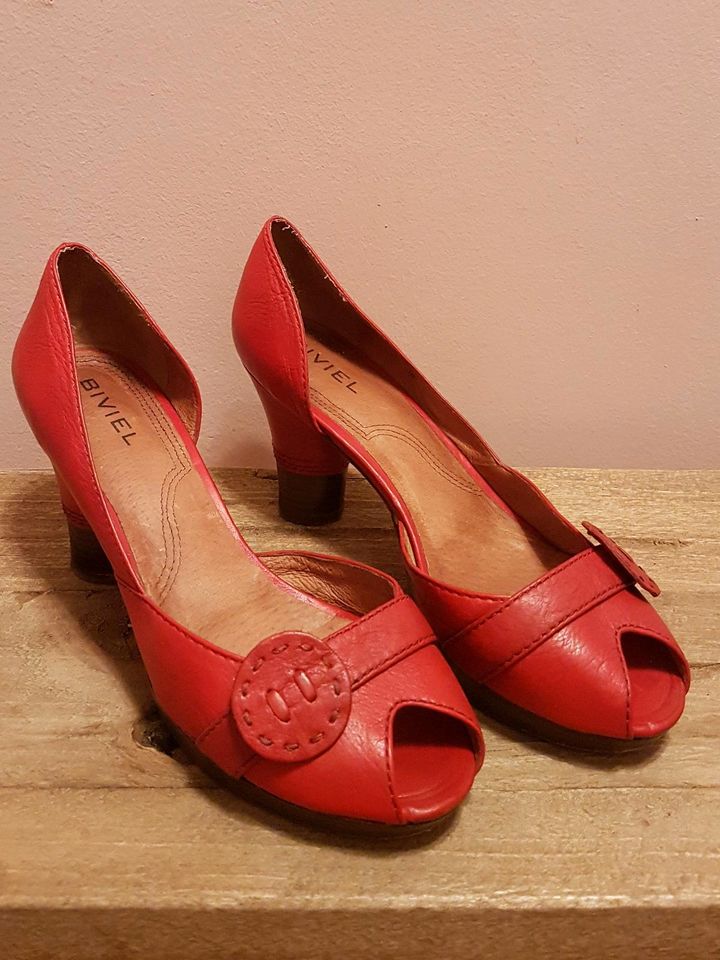 Plateau Pumps / Sandalen von Biviel, rot, Leder in Berlin