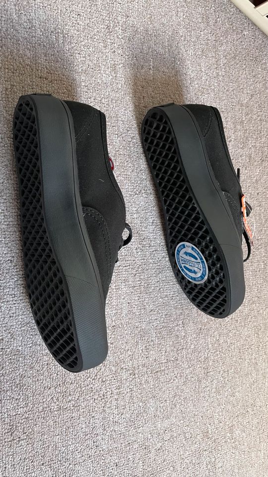 Vans Authentic 36 schwarz ultracush NEU in Arnstadt