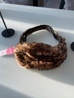 BrasiBrasi belt&bag fakefur. Leo neu unbenutzt Crossbody Tasche München - Allach-Untermenzing Vorschau