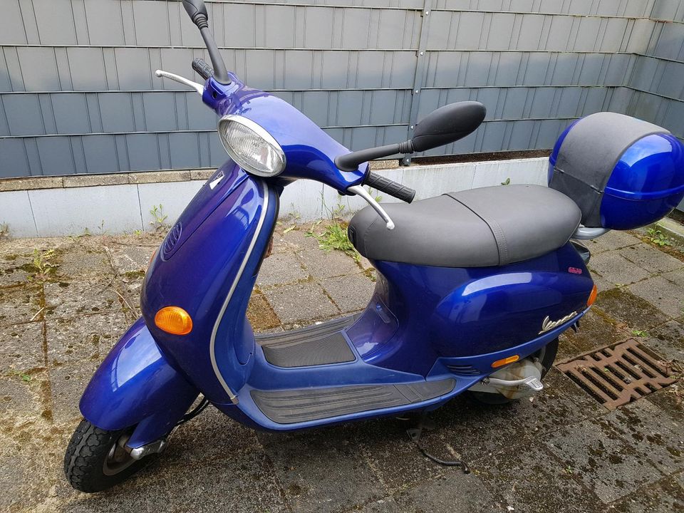 Vespa ET2 an Bastler in Darme