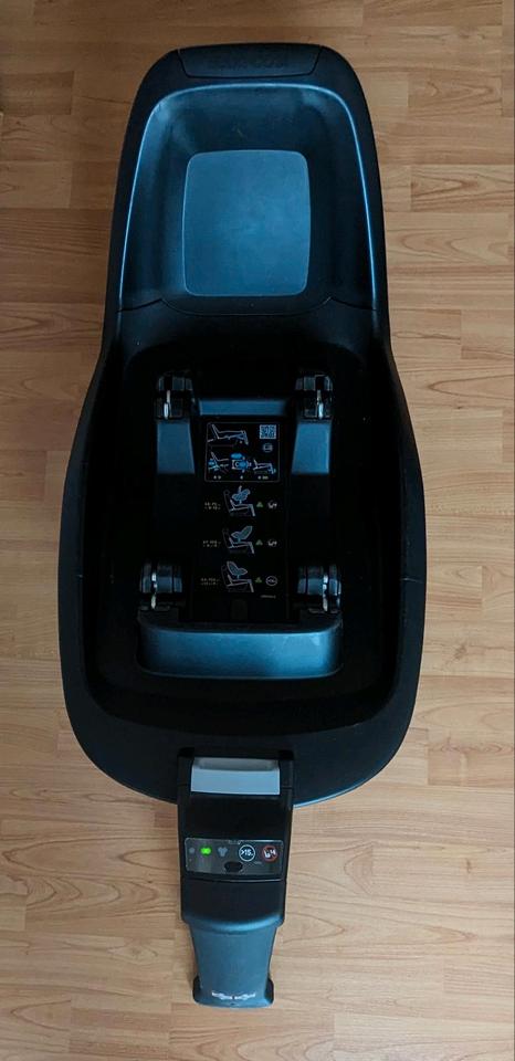 MaxiCosi Pepple Plus Kindersitz + Isofix Basisstation in Mihla