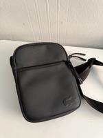 Lacoste Umhänge- tasche / Herren - neuwertig Frankfurt am Main - Bornheim Vorschau