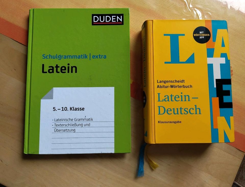 Abiturwörterbuch und Schulgrammatik Latein in Hungen