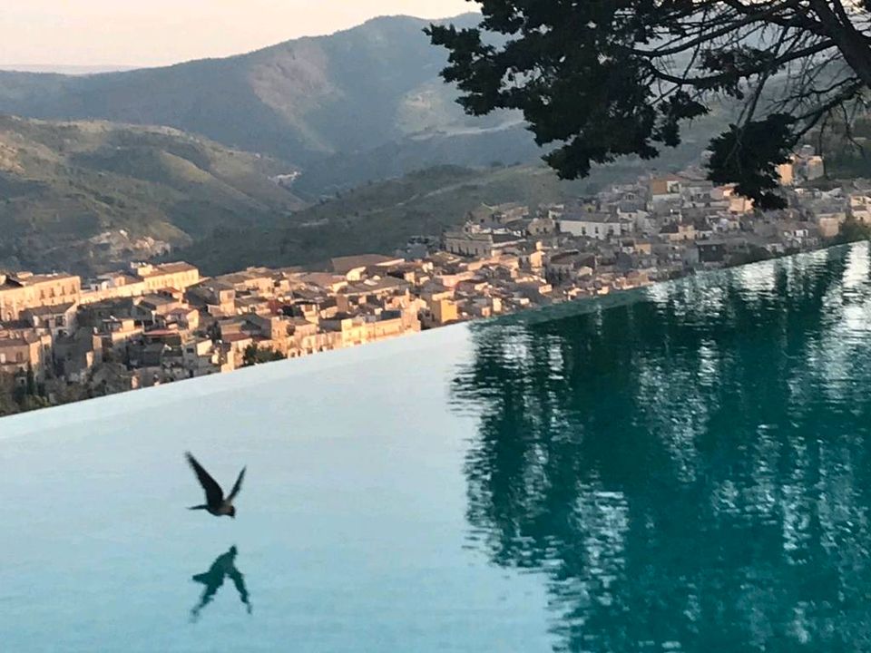 Ferienhaus Sizilien/ Infinity Pool und Panorama in Velbert