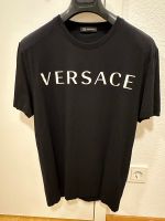 Versace T Shirt ungetragen und original Größe M schwarz Frankfurt am Main - Gallusviertel Vorschau