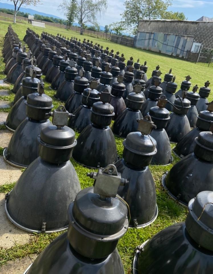 120 stück Emailliert Industrielampen sehr Bilig ! Nur zusamen! in Neubrandenburg