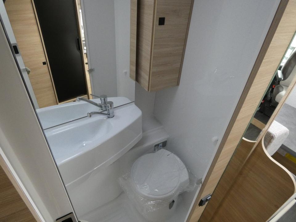 Wohnmobil Wohnwagen Camper Fiat Challenger C387 mit Alkoven in Steineroth
