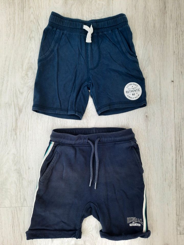 2 kurze Hosen in bau shorts von H&M gr. 104 in Erfurt