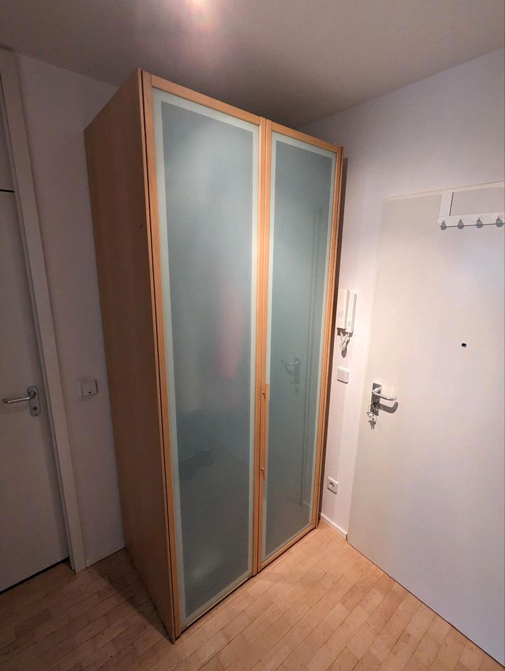 Kleiderschrank Holz und Glas (ähnlich Ikea Pax) 225 x 102 x 63 cm in München
