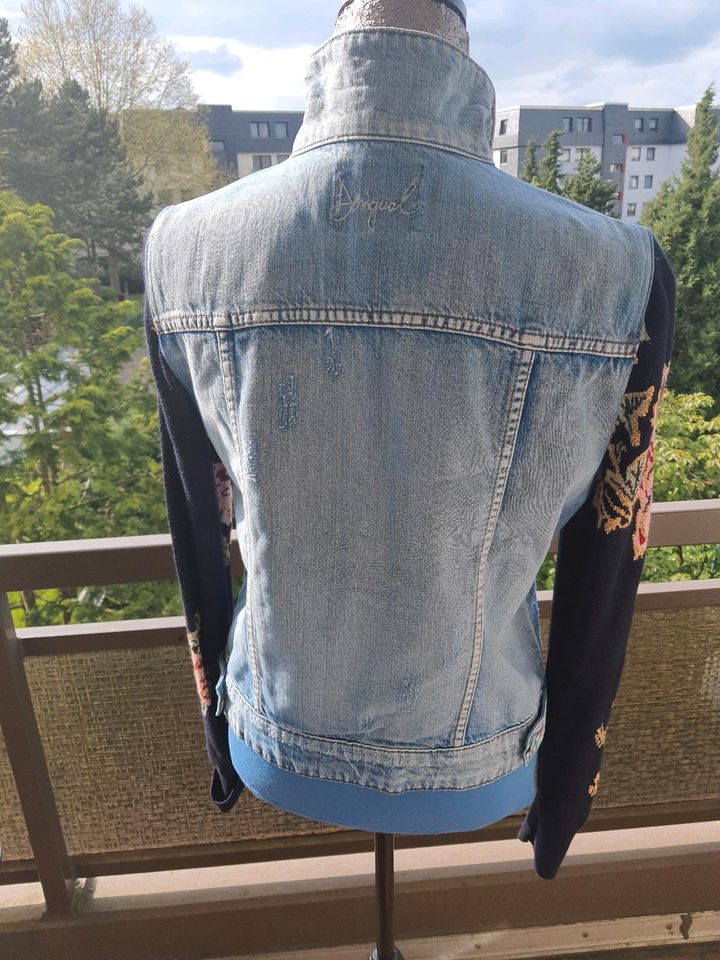 Desigual Jeansjacke in hellblau in große 40 in Hilden