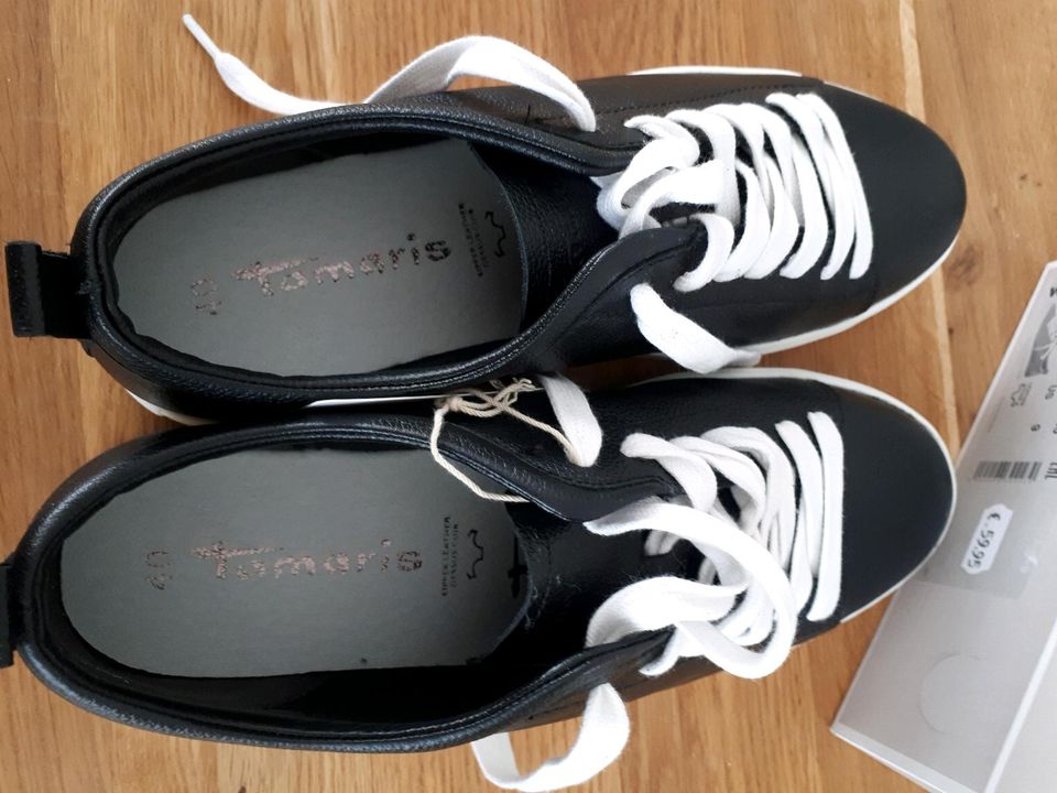 Tamaris Sneaker schwarz weiß 40 neu  OVP in Eging am See