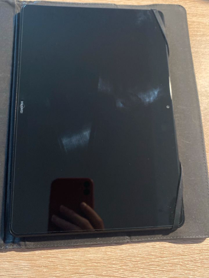 gebrauchtes Huawei Tablet in Geisenhausen