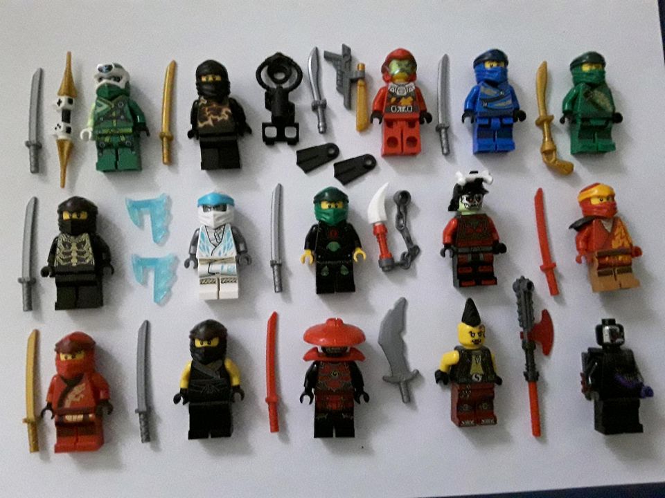 LEGO(R), NINJAGO, 15 verschiedene Figuren mit Zubehör ! in Unna