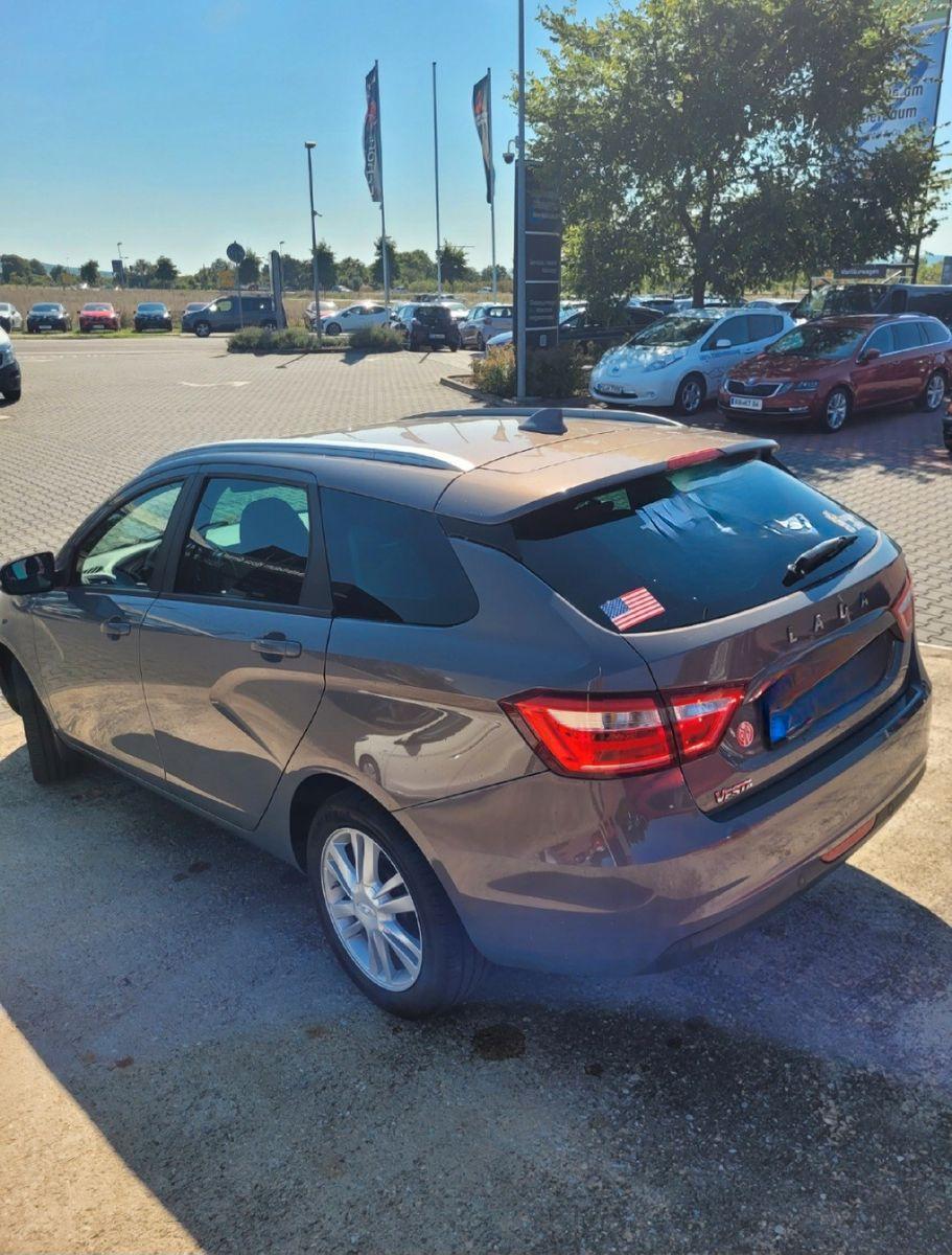 Abbildung des Autos Lada Vesta 1.6 16V Luxus…