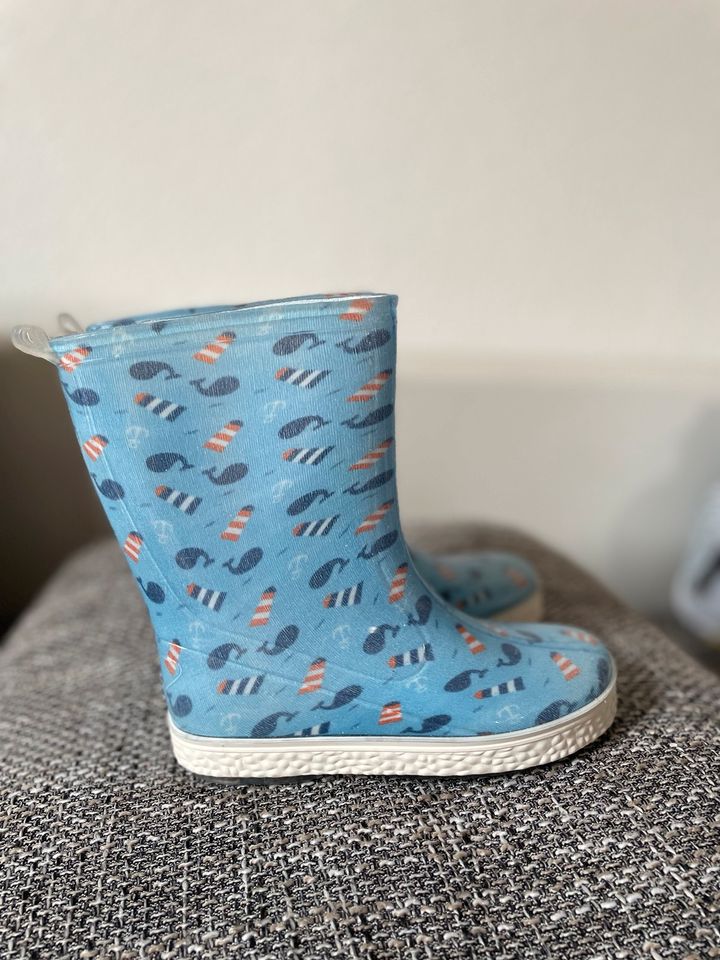 KINDER GUMMISTIEFEL NEU in Hamburg