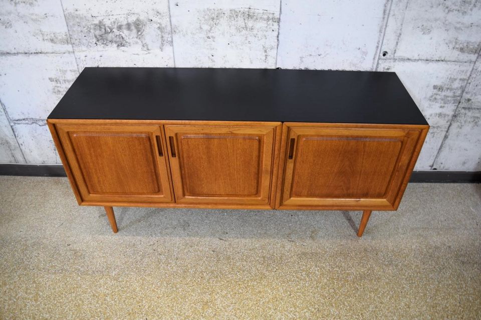 60er 70er Jahre Teak Sideboard, Anrichte, Kommode. in Hannover