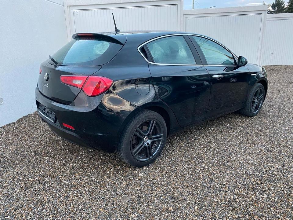 Alfa Romeo Giulietta Turismo Diesel 4,4l/100  Alu Navi SHZ in Dürrlauingen