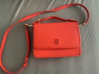 Tommy Hilfiger Tasche rot orange Crossbody Nordrhein-Westfalen - Langenfeld Vorschau