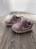 Nike sneaker Gr.  22 Mädchen lila Turnschuhe. Kinderschuhe Nordrhein-Westfalen - Kamp-Lintfort Vorschau