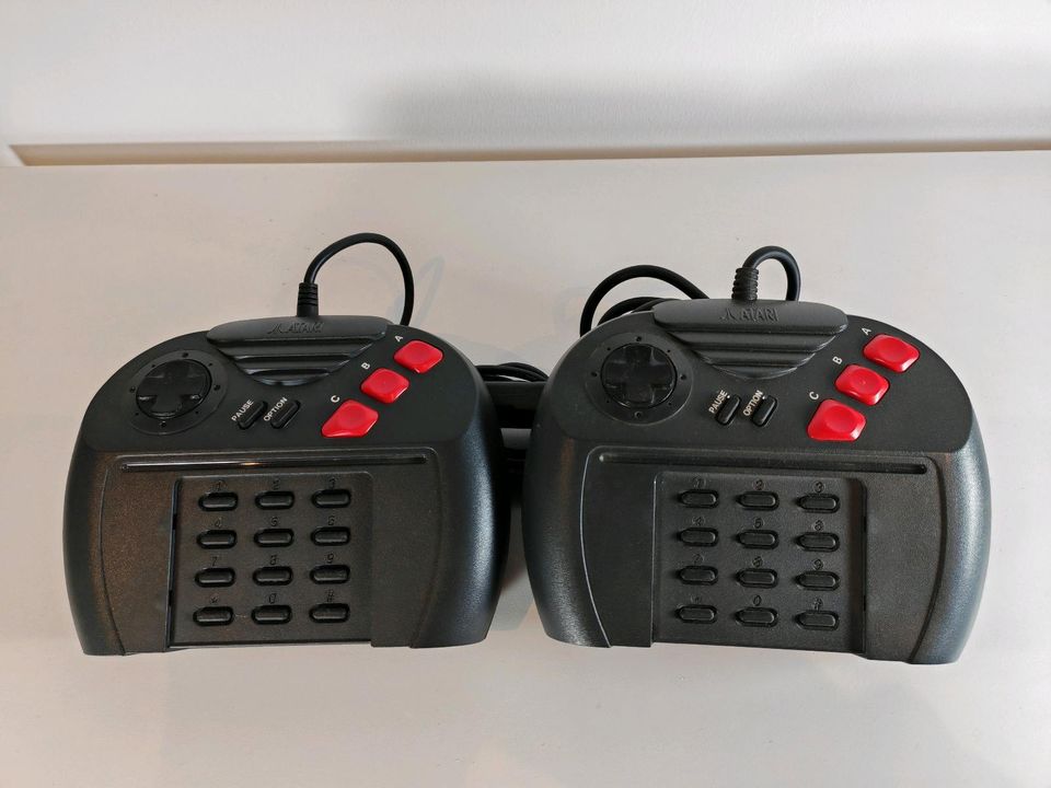Atari Jaguar Controller 2 Stück TOP in Abensberg
