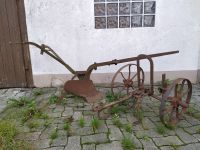 Beetpflug Ochsenpflug Einscharpflug angehängter Pflug mit Wagen Hessen - Großalmerode Vorschau