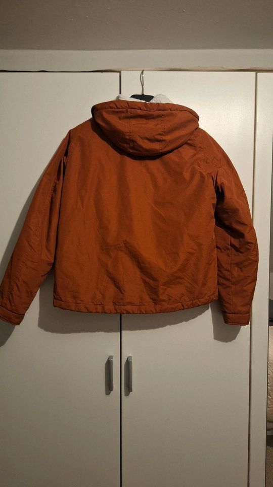 Selten getragene kurze Winterjacke in gr. 42 in Georgsdorf