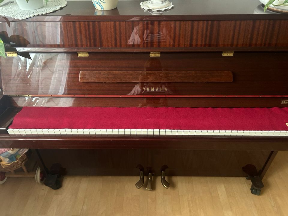 Yamaha Klavier in Veitshöchheim