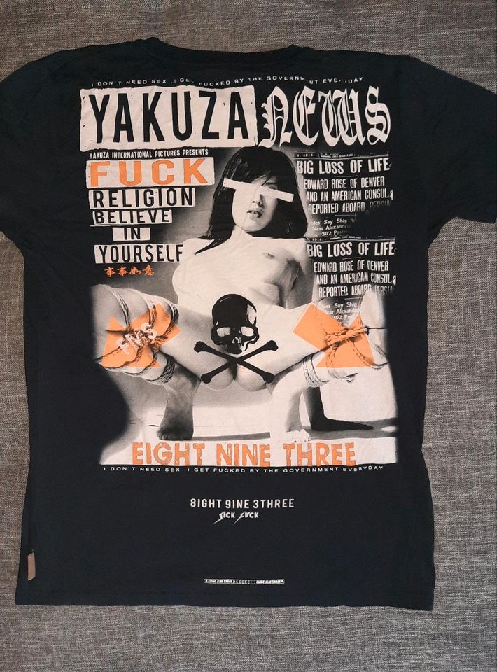 Yakuza T-Shirts in Laave