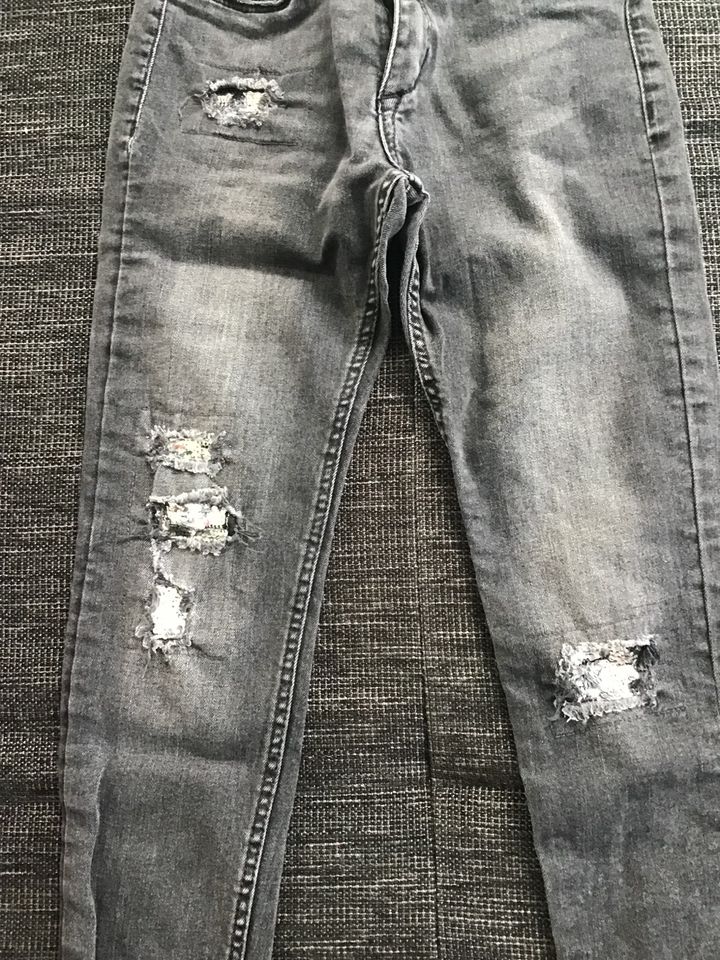 Jeans Hose skinny fit gr.140 H&m in Karlsdorf-Neuthard